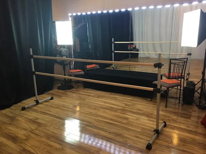 Manda's Studio Picture 10