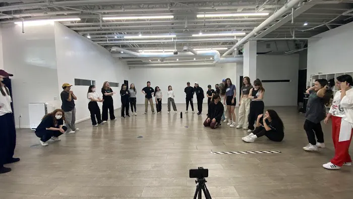 Debut Dance District Picture 4