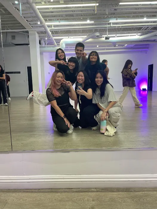 Debut Dance District Picture 2
