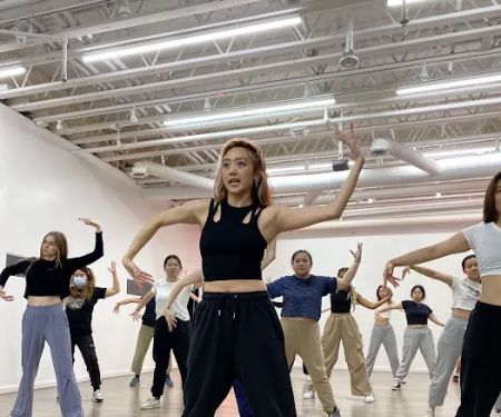 Debut Dance District