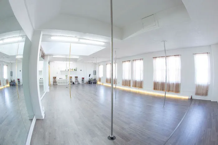 SABBATH CIRCLE | Pole Dance Studio Picture 4