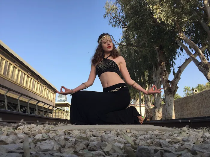 Ya'el Bella Belly Dance Picture 1