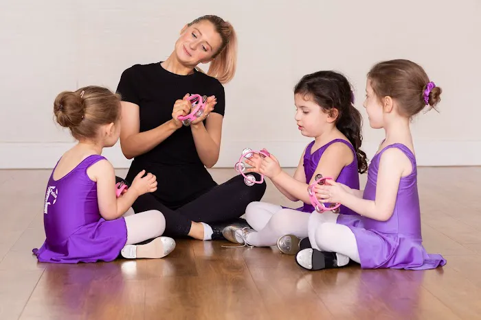 Blue Starz Dance & Theatre School - Glassell Park Picture 2