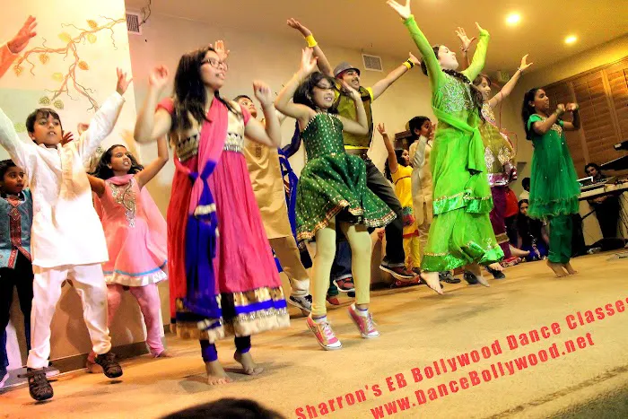 Bollywood/Hip Hop Dance Classes for Boys & Girls Picture 1