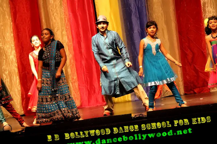 Bollywood/Hip Hop Dance Classes for Boys & Girls Picture 6