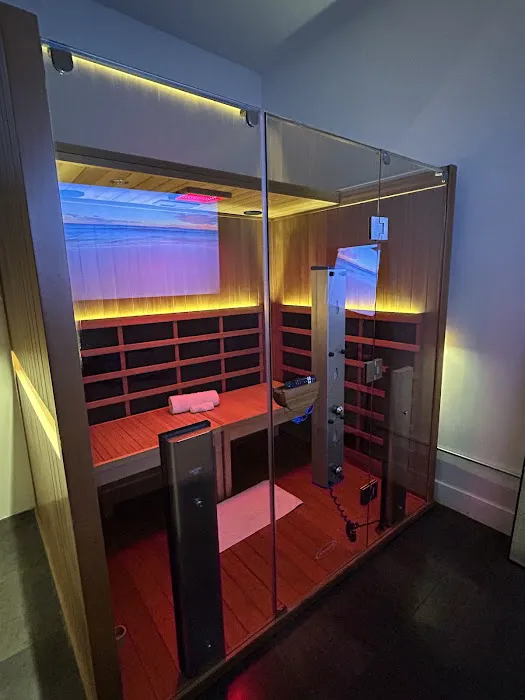 Evolve Sanctuary Pole and Infrared Sauna Studio Picture 9