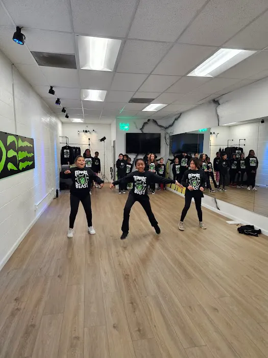 Dance Beast Club Picture 7