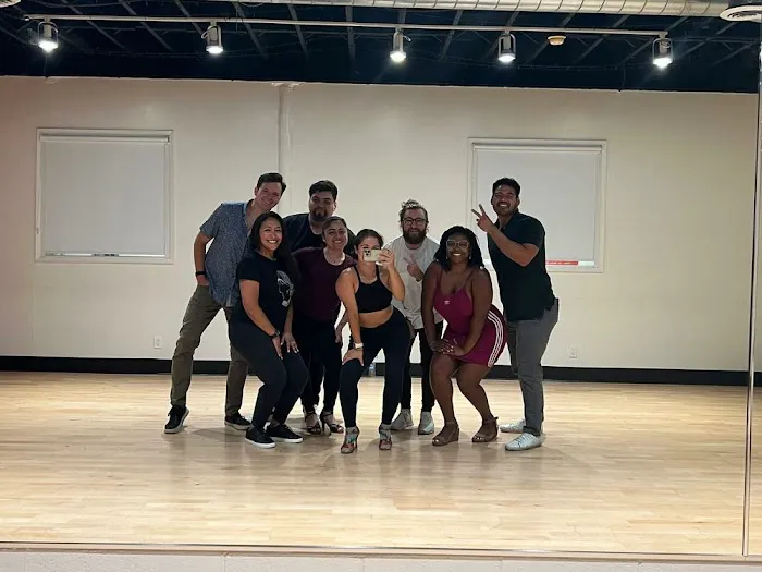 Los Angeles Bachata and Salsa Dance Academy Picture 5