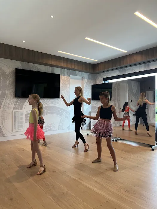 Danceology LA Picture 1