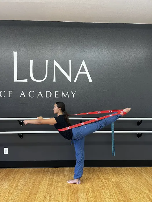 De Luna Dance Academy Picture 2
