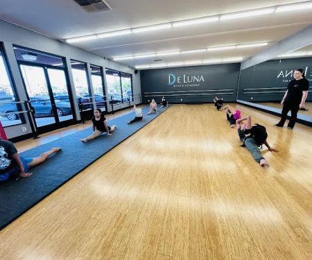 De Luna Dance Academy