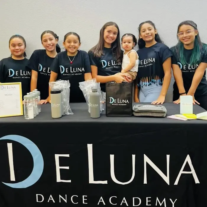 De Luna Dance Academy Picture 5