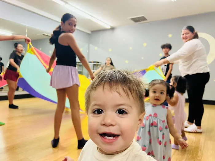 De Luna Dance Academy Picture 8