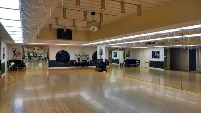 Arthur Murray Dance Studio Beverly Hills Picture 6