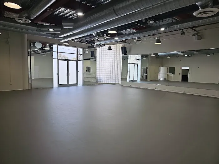 The Grand Academy of Ballet - Pasadena Picture 2
