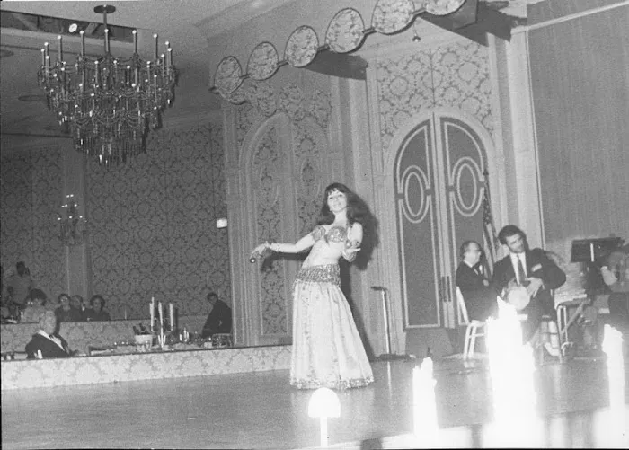 Aisha Ali Belly Dancing Picture 8