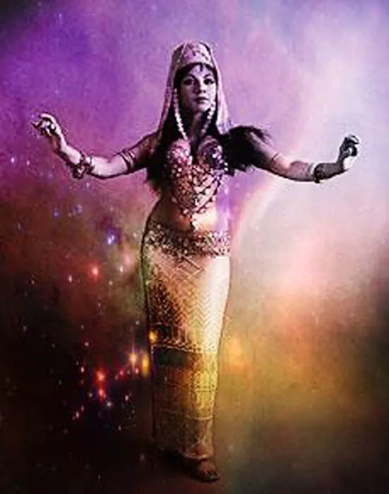 Aisha Ali Belly Dancing Picture 4