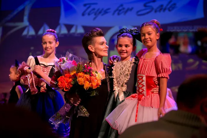 Grace Ballet Los Angeles Picture 1