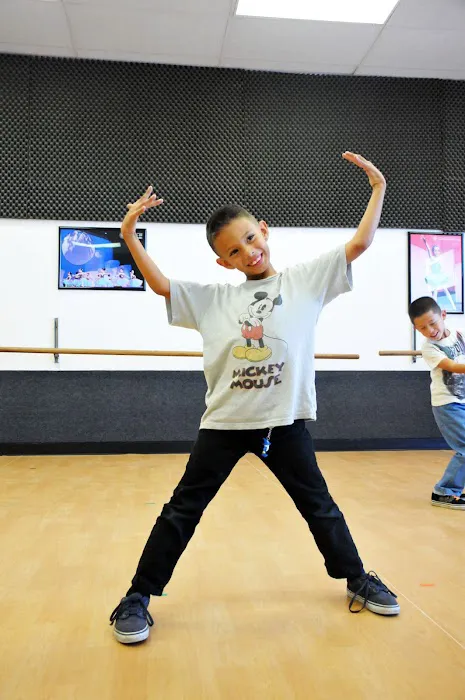 School of Dance & Music (Aviation) Picture 6