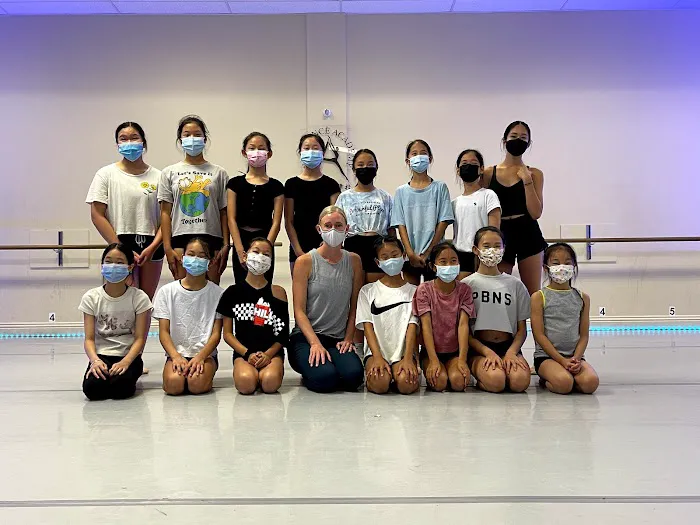 Yaya Dance Academy Picture 5