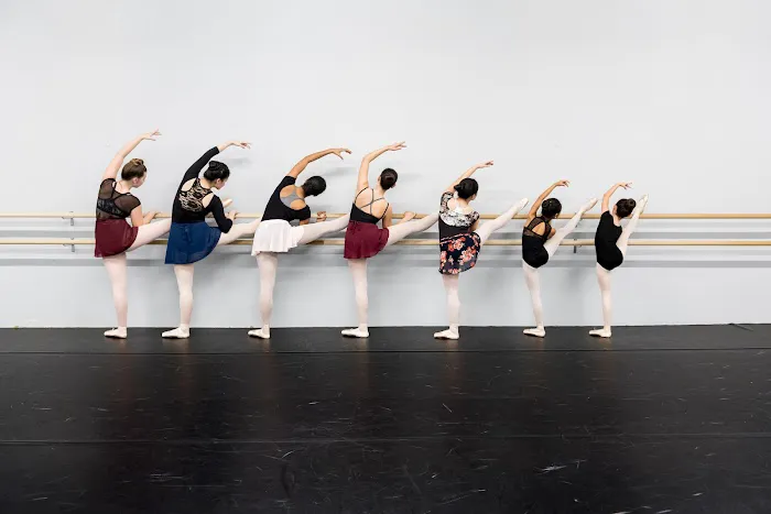 Academy 831 Picture 2