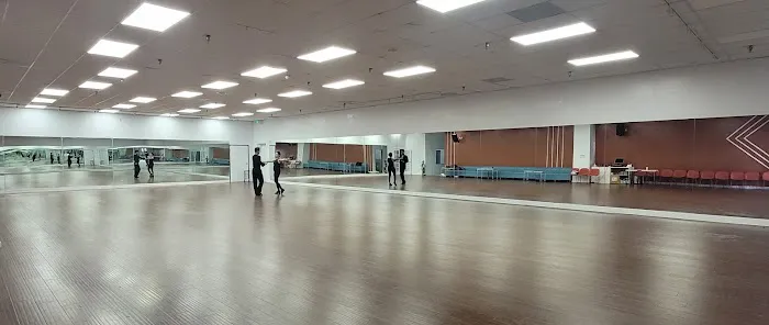 Galaxy Dance& Modeling Studio Picture 3