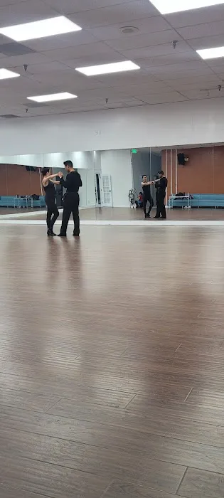 Galaxy Dance& Modeling Studio Picture 5