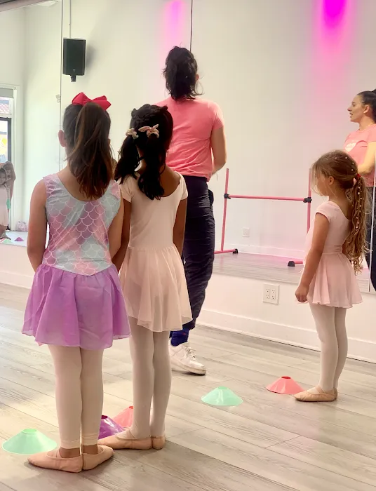Dance with Miss Alice Picture 10