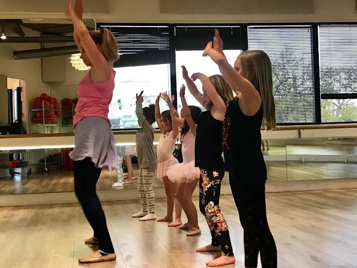 Dance with Miss Alice Picture 6