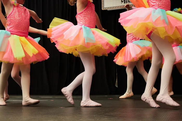 Dance with Miss Alice Picture 3