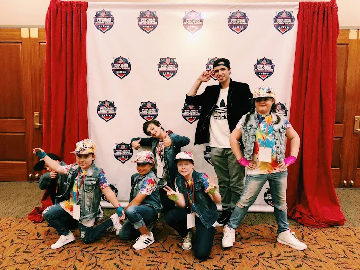 ACROSSERS Dance studio Picture 4