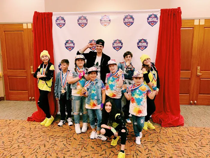 ACROSSERS Dance studio Picture 5
