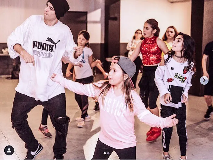 ACROSSERS Dance studio Picture 7