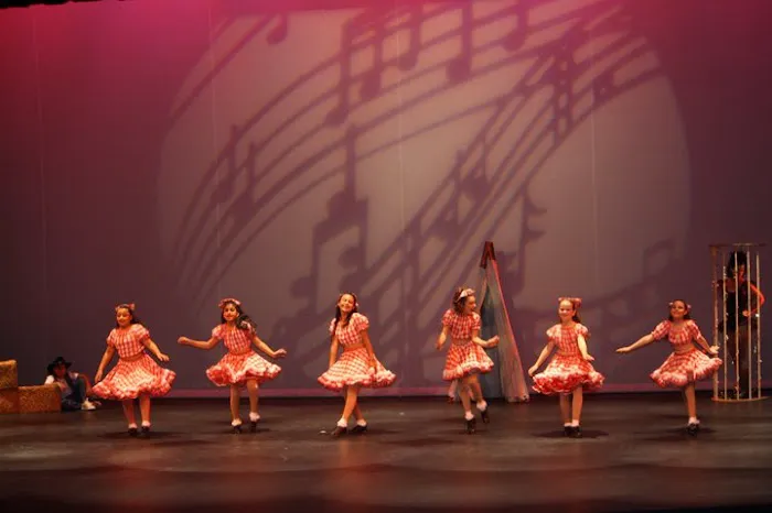 Patsy Metzger Dancers Picture 3