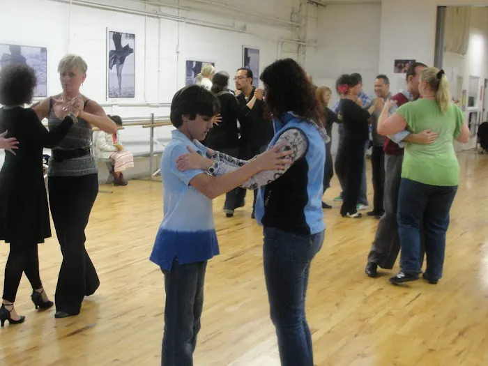 Living Tango - Argentine Tango lessons, Coaching & Wedding Dance prep Picture 3