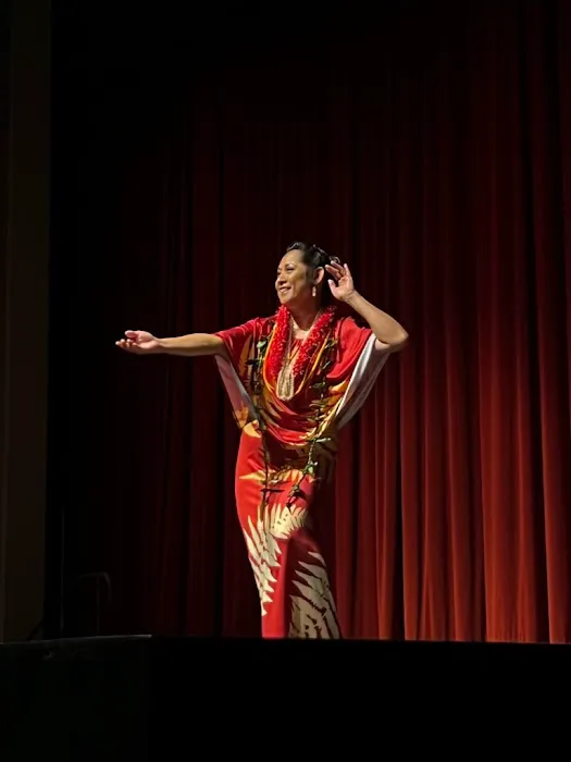 Halau Hula O Kahealani Picture 3