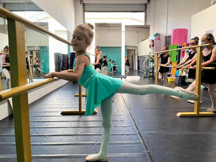 Dance Tech Picture 4
