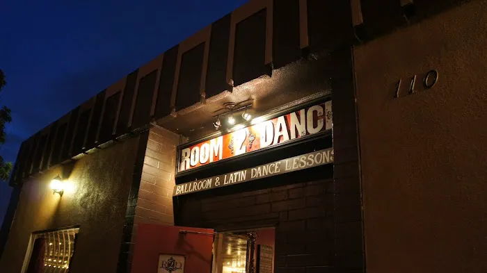 Room 2 Dance Picture 4