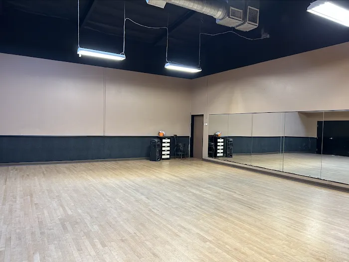 Momentum By Dellos Dance Studio Picture 8