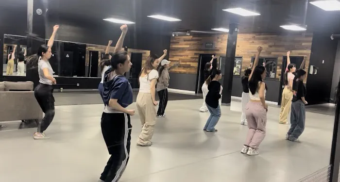 TIMING DANCE STUDIO Picture 10
