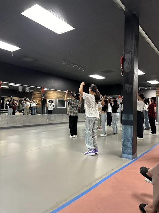 TIMING DANCE STUDIO Picture 9