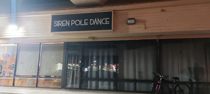 Siren Pole Dance Picture 4