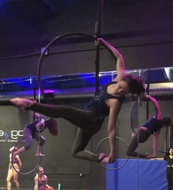 Jagged Vertical Dance & Fitness Picture 2