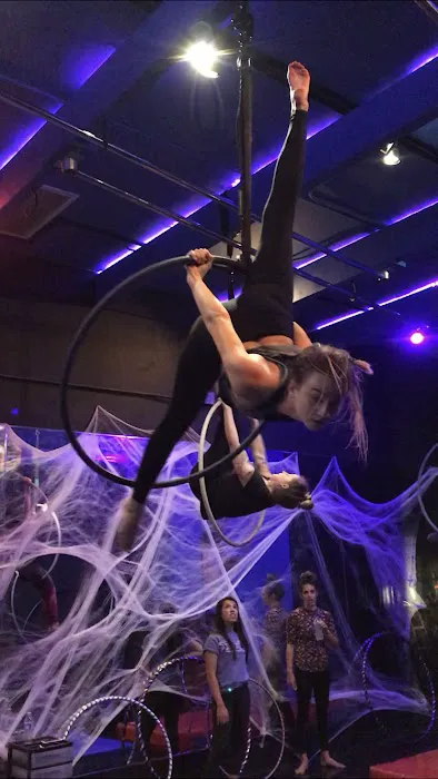 Jagged Vertical Dance & Fitness Picture 1