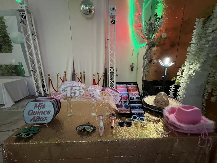 QD Dance Hall Picture 9