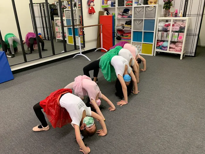 La Vie Dance & Tutoring Picture 4