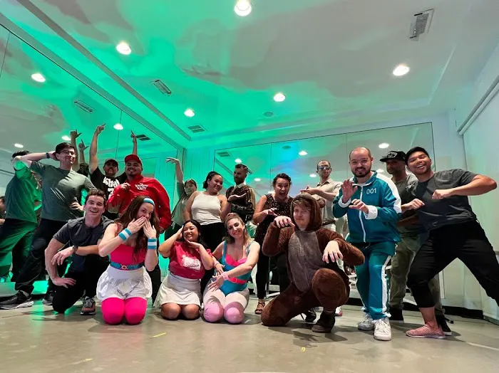 LA Salsa and Bachata Dance Academy Picture 4
