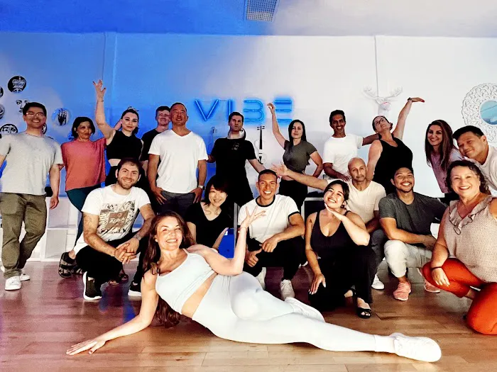 LA Salsa and Bachata Dance Academy Picture 10