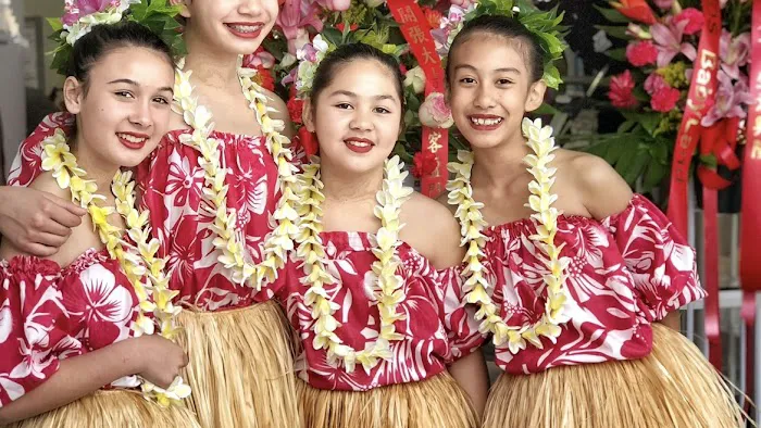 Halau Hula a Kawika laua 'o Leinani/ Da hula studio Picture 6