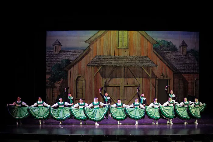 Tradicion Dance Company Picture 1
